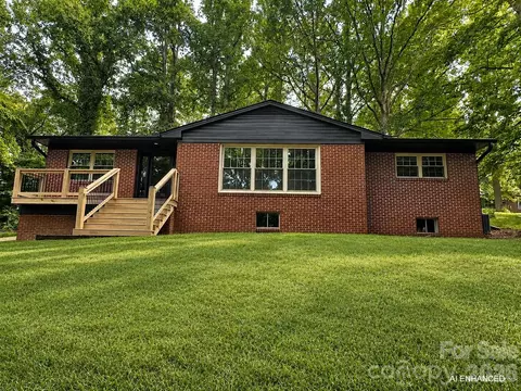 340 School Rd, Asheville, NC 28806