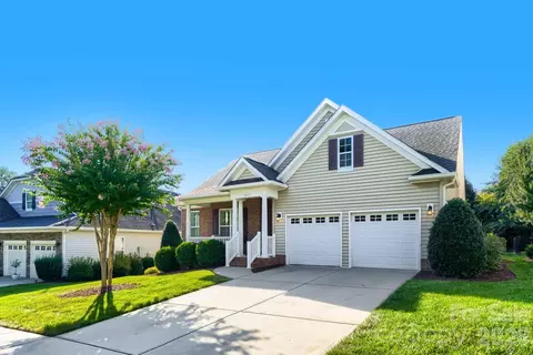 Exterior - 18311 Glenealy Dr, Cornelius, NC 28031 photo 2 of 7