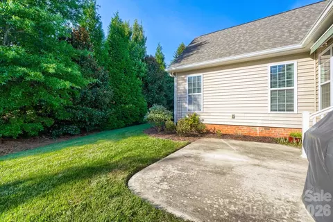 Exterior - 18311 Glenealy Dr, Cornelius, NC 28031 photo 4 of 7