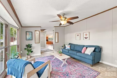 3159 Ward Green St, Lenoir, NC 28645