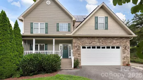 4 Lancaster Ln, Weaverville, NC 28787