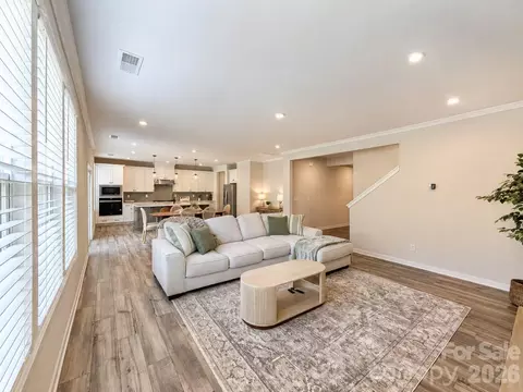 5132 Glenwalk Dr, Charlotte, NC 28269