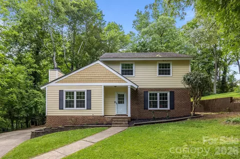 6713 William Harry Ct, Charlotte, NC 28211