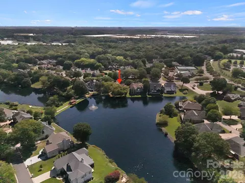 View/Area - 445 Cranborne Chase, Fort Mill, SC 29708 photo 2 of 3