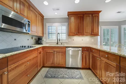 Kitchen - 445 Cranborne Chase, Fort Mill, SC 29708 photo 3 of 3