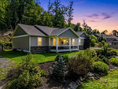 39 Village Overlook Loop, Swannanoa, NC 28778