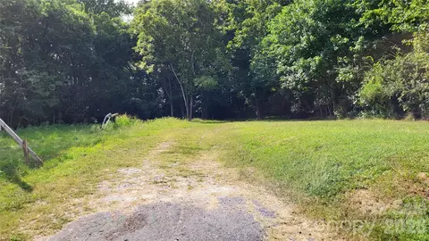 21 Magnolia St, York, SC 29745