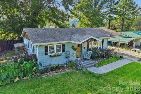 550 Lickstone Rd, Waynesville, NC 28786