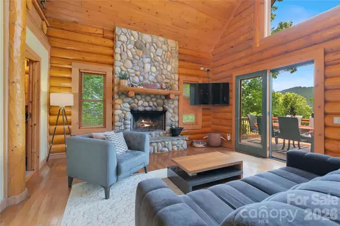 135 Ridge Top Dr, Topton, NC 28781