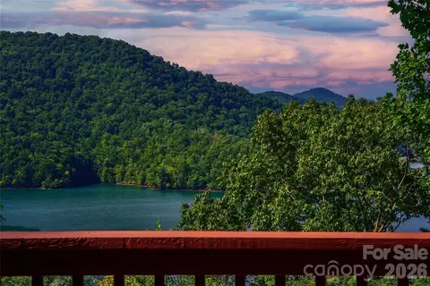 135 Ridge Top Dr, Topton, NC 28781
