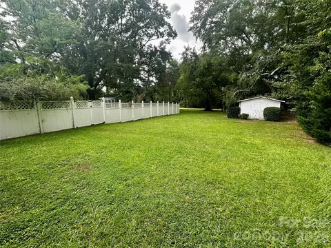 Exterior - 501 N Main St, Jefferson, SC 29718 photo 4 of 4