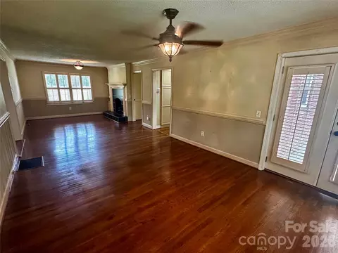 Living - 501 N Main St, Jefferson, SC 29718 photo 3 of 5