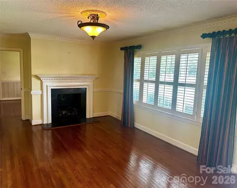 Living - 501 N Main St, Jefferson, SC 29718 photo 1 of 5