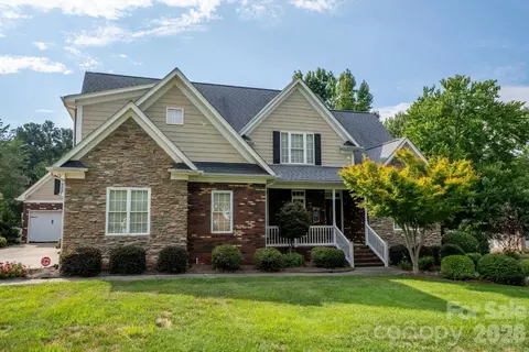 Exterior - 1927 Windmere Dr, Monroe, NC 28110 photo 2 of 9