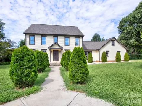 1401 Heatherloch Dr, Gastonia, NC 28054