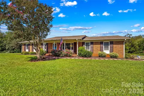 306 S Greenbriar Rd, Statesville, NC 28625