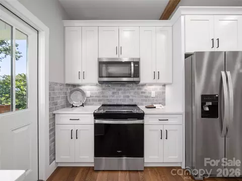 Kitchen - 42 Summit Ave, Brevard, NC 28712 photo 6 of 9
