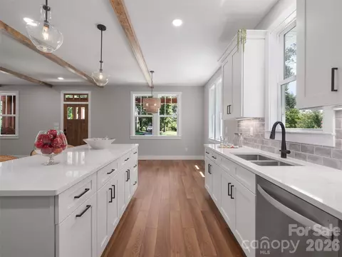 Kitchen - 42 Summit Ave, Brevard, NC 28712 photo 8 of 9