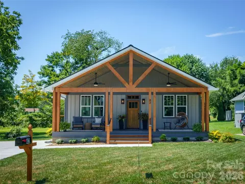 Exterior - 42 Summit Ave, Brevard, NC 28712 photo 2 of 12