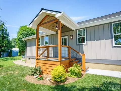 Exterior - 42 Summit Ave, Brevard, NC 28712 photo 9 of 12