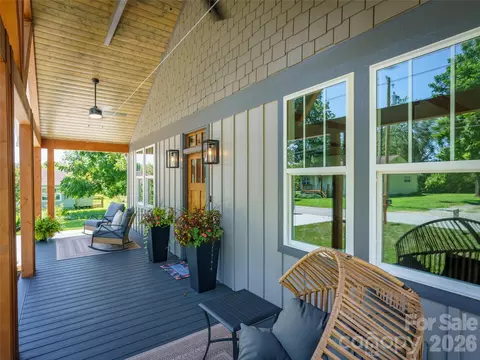 Exterior - 42 Summit Ave, Brevard, NC 28712 photo 4 of 12