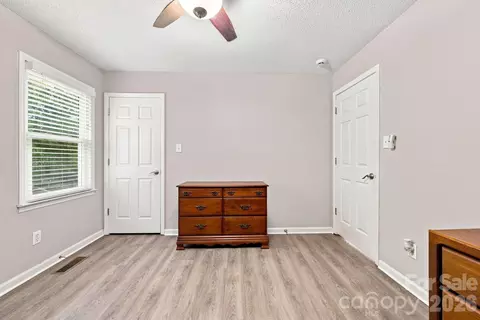 323 Avery Ave, High Point, NC 27265 photo 6