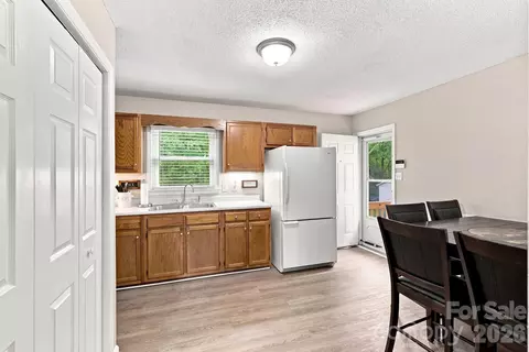 323 Avery Ave, High Point, NC 27265 photo 9