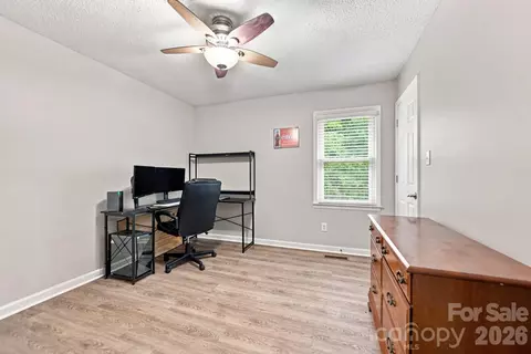323 Avery Ave, High Point, NC 27265 photo 5