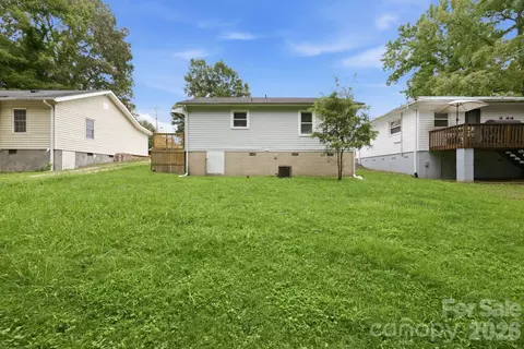 323 Avery Ave, High Point, NC 27265 photo 2