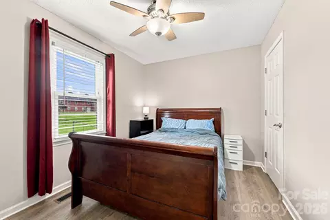 323 Avery Ave, High Point, NC 27265 photo 4