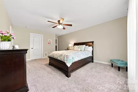 Bedroom - 6011 Dockside Dr, Hickory, NC 28601 photo 1 of 3