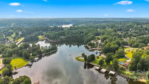 View/Area - 6011 Dockside Dr, Hickory, NC 28601 photo 5 of 8