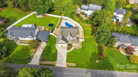 View/Area - 6011 Dockside Dr, Hickory, NC 28601 photo 2 of 8