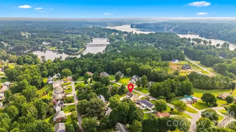 View/Area - 6011 Dockside Dr, Hickory, NC 28601 photo 7 of 8