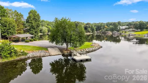 View/Area - 6011 Dockside Dr, Hickory, NC 28601 photo 3 of 8