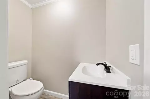 Bath - 6011 Dockside Dr, Hickory, NC 28601 photo 4 of 4