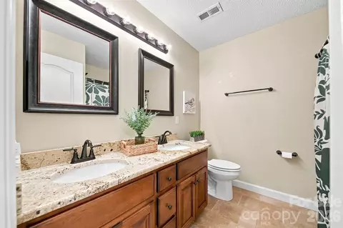 Bath - 6011 Dockside Dr, Hickory, NC 28601 photo 3 of 4