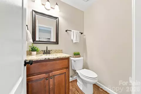 Bath - 6011 Dockside Dr, Hickory, NC 28601 photo 2 of 4