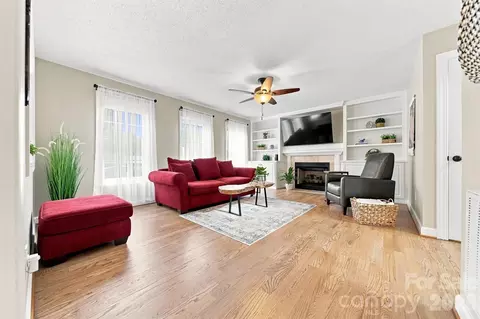 Living - 6011 Dockside Dr, Hickory, NC 28601 photo 2 of 2
