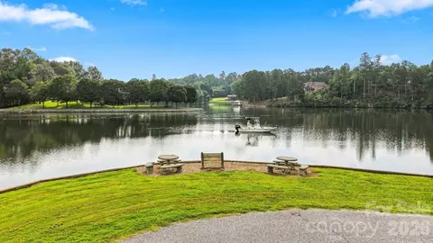 View/Area - 6011 Dockside Dr, Hickory, NC 28601 photo 6 of 8