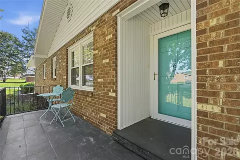 1690 26th Ne St NE, Hickory, NC 28601