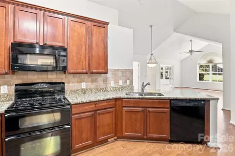 Kitchen - 821 Ledgestone Ct, Tega Cay, SC 29708 photo 3 of 4