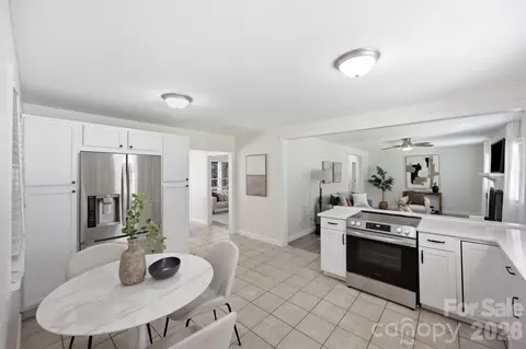 Kitchen - 815 Lakeside Cir, Lancaster, SC 29720 photo 3 of 3