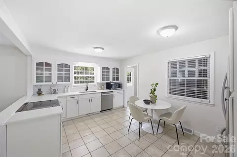 Kitchen - 815 Lakeside Cir, Lancaster, SC 29720 photo 1 of 3