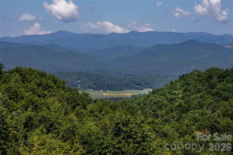 303 Wodigeasgohi Dr, Brevard, NC 28712