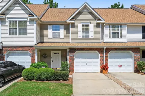 10442 Columbia Crest Ct, Charlotte, NC 28270
