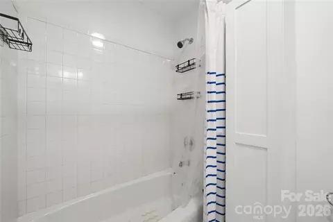 Bath - 8014 Westcape Dr, Denver, NC 28037 photo 3 of 3