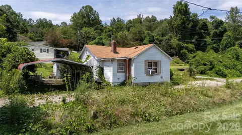 1327 Boxwood Nw Pl NW, Lenoir, NC 28645
