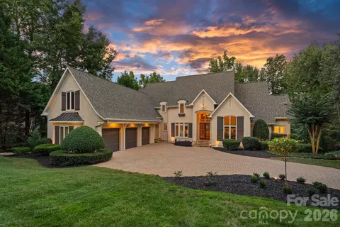 177 Great Point Dr, Mooresville, NC 28117