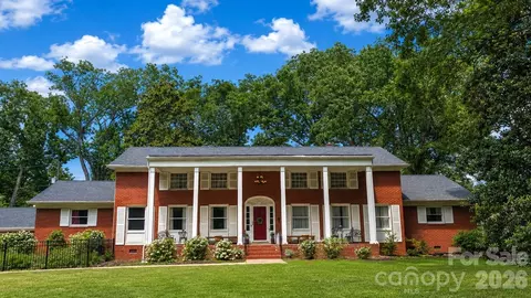 201 S Main St, Mount Gilead, NC 27306